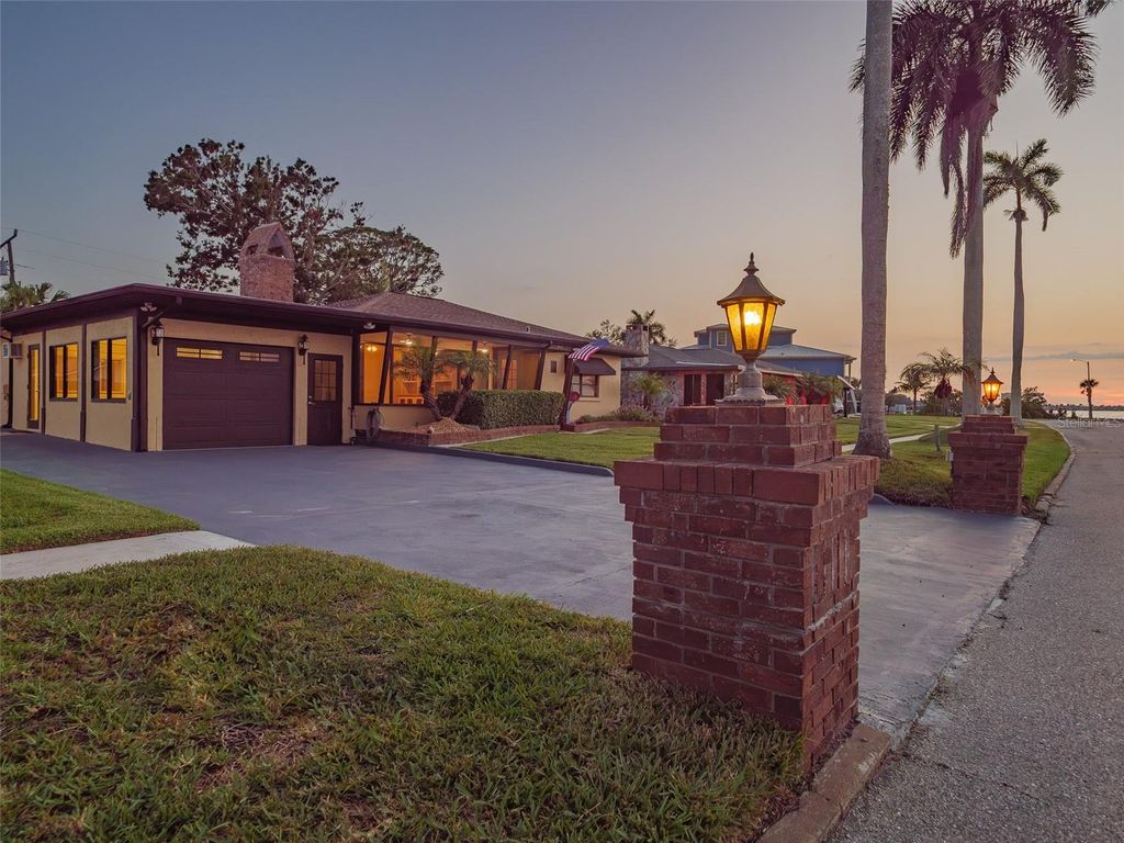 2410 RIVERSIDE DRIVE E, Bradenton, FL 34208