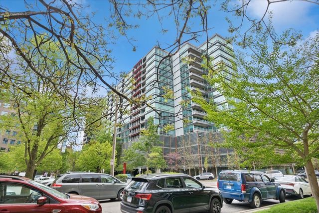 800 Elgin Road PH19, Evanston, IL 60201