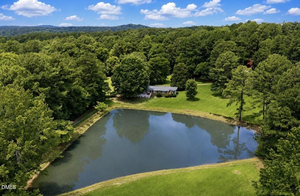 101 Ray Road, Chapel Hill, NC 27516