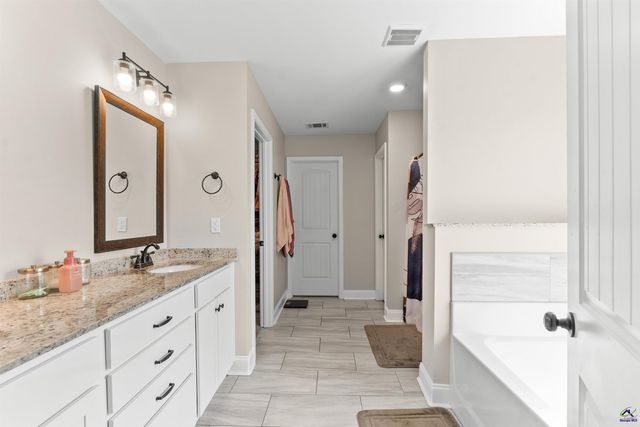 104 Sig Court, Kathleen, GA 31047