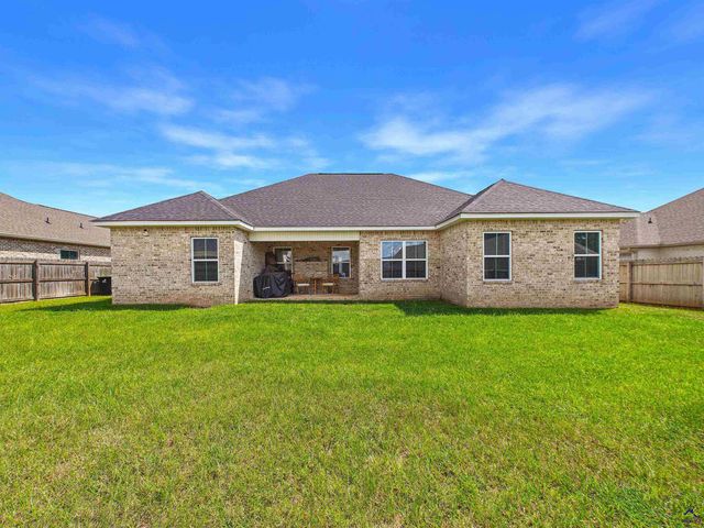 104 Sig Court, Kathleen, GA 31047