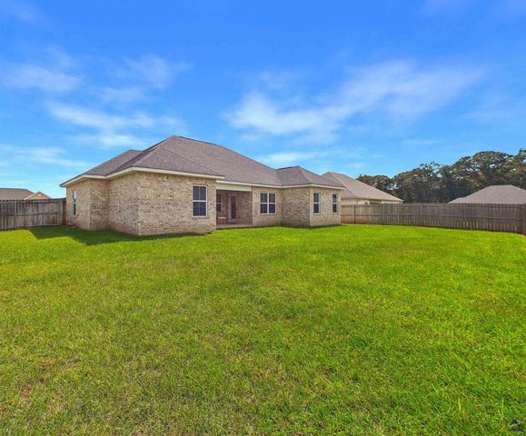104 Sig Court, Kathleen, GA 31047