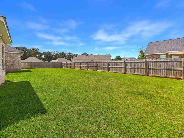 104 Sig Court, Kathleen, GA 31047