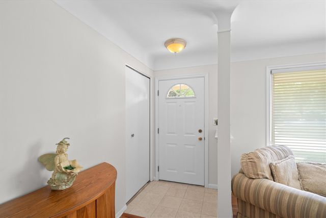 30906 Roycroft Street, Livonia, MI 48154