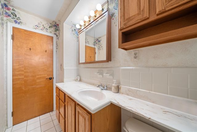 30906 Roycroft Street, Livonia, MI 48154
