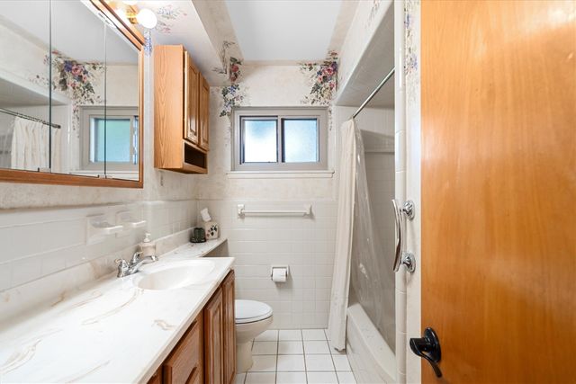 30906 Roycroft Street, Livonia, MI 48154