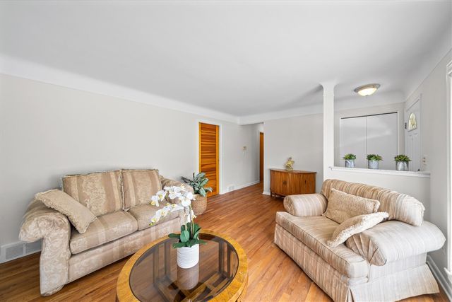 30906 Roycroft Street, Livonia, MI 48154