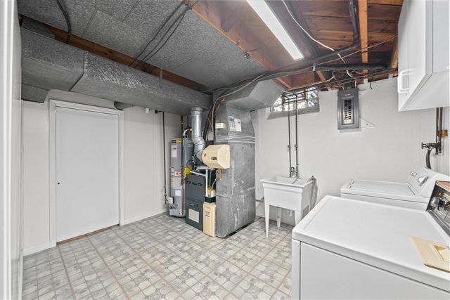 30906 Roycroft Street, Livonia, MI 48154