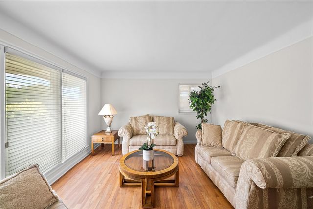 30906 Roycroft Street, Livonia, MI 48154