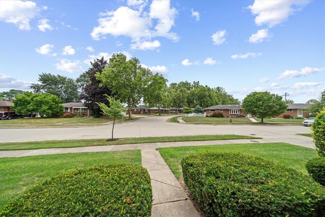 30906 Roycroft Street, Livonia, MI 48154
