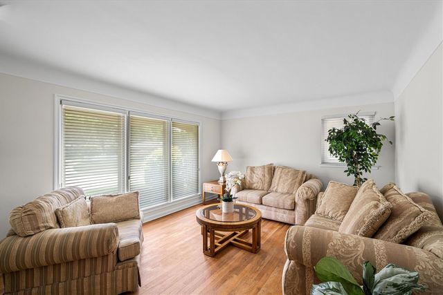 30906 Roycroft Street, Livonia, MI 48154