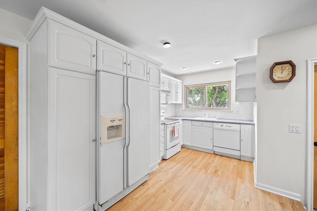 30906 Roycroft Street, Livonia, MI 48154