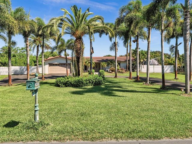 14051 SW 15th Ct, Davie, FL 33325