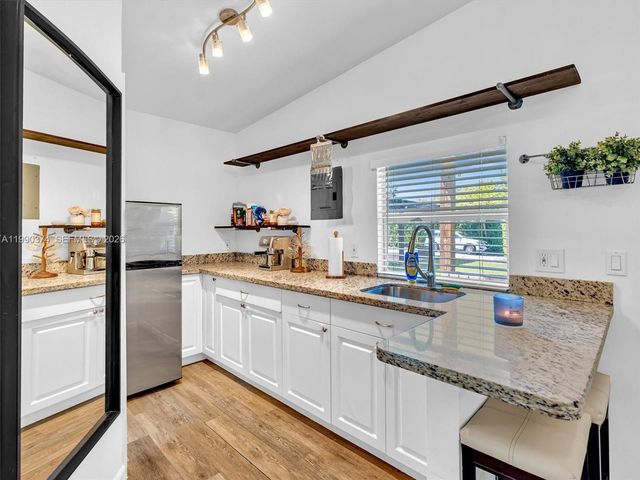 14051 SW 15th Ct, Davie, FL 33325