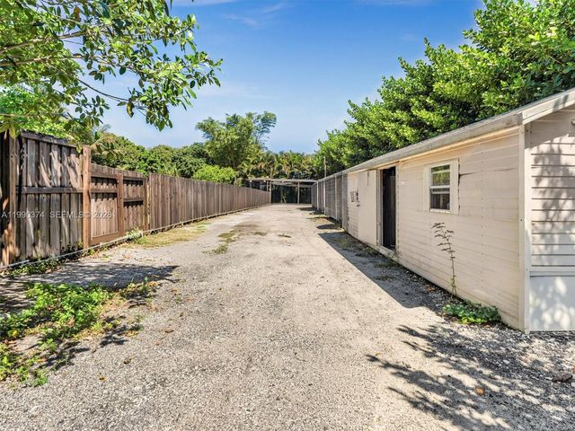 14051 SW 15th Ct, Davie, FL 33325