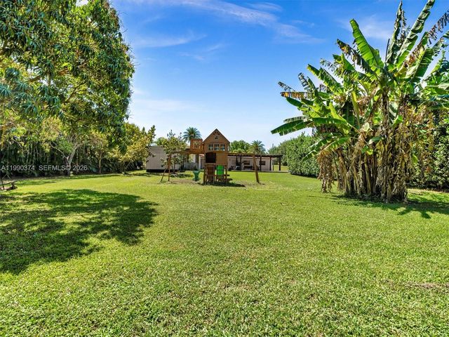 14051 SW 15th Ct, Davie, FL 33325