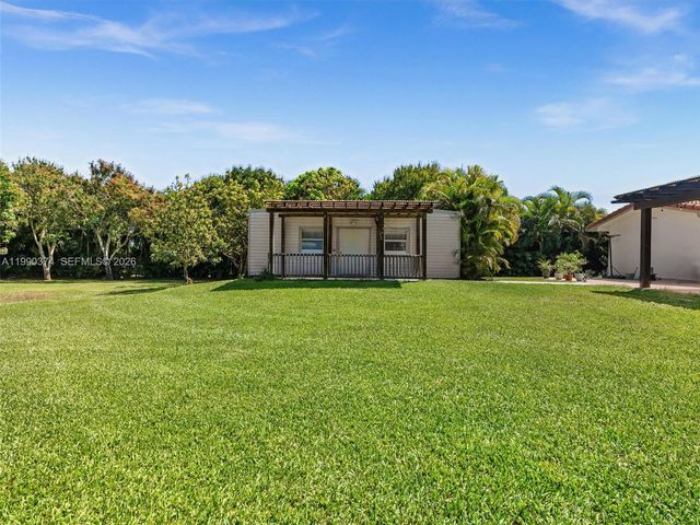 14051 SW 15th Ct, Davie, FL 33325