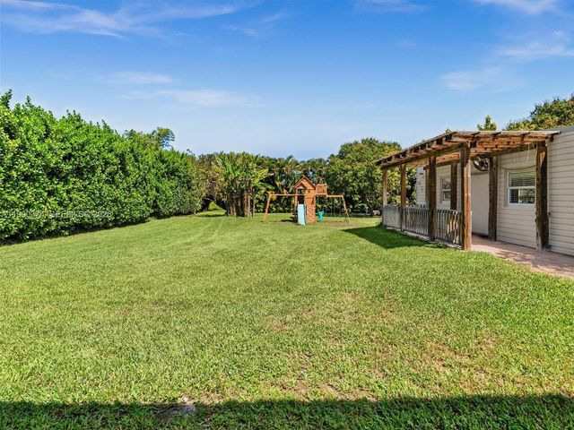 14051 SW 15th Ct, Davie, FL 33325