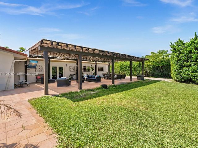 14051 SW 15th Ct, Davie, FL 33325