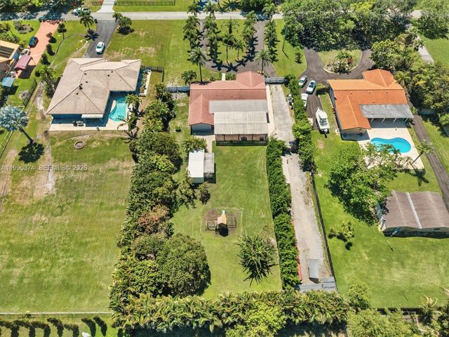 14051 SW 15th Ct, Davie, FL 33325