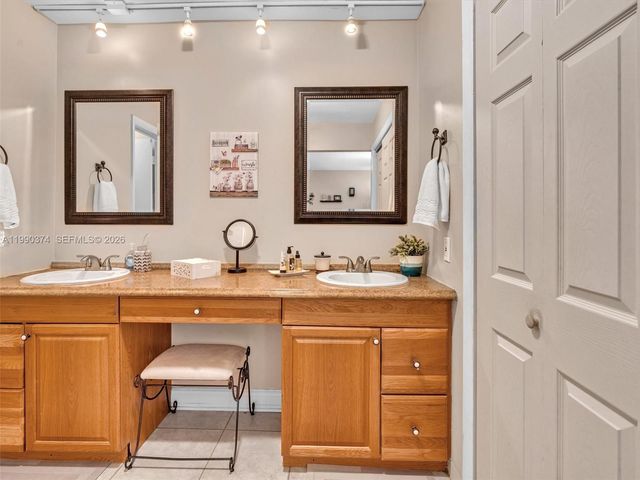 14051 SW 15th Ct, Davie, FL 33325