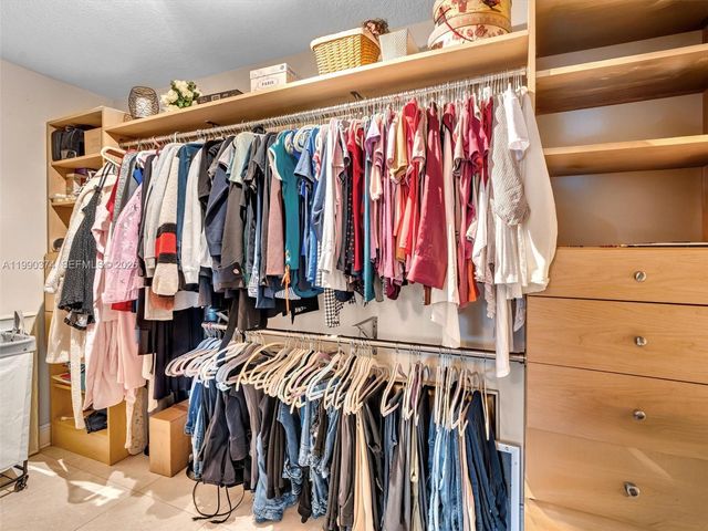 14051 SW 15th Ct, Davie, FL 33325