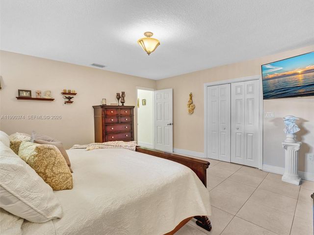 14051 SW 15th Ct, Davie, FL 33325