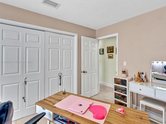 14051 SW 15th Ct, Davie, FL 33325