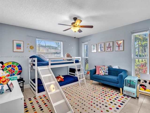 14051 SW 15th Ct, Davie, FL 33325