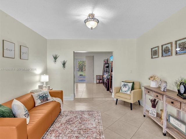 14051 SW 15th Ct, Davie, FL 33325