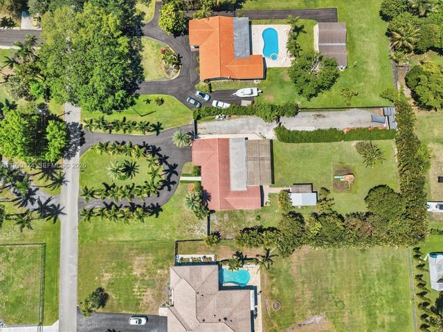 14051 SW 15th Ct, Davie, FL 33325