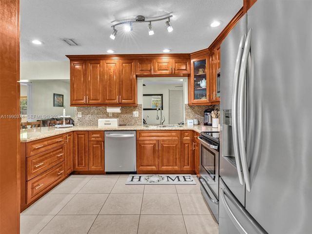 14051 SW 15th Ct, Davie, FL 33325