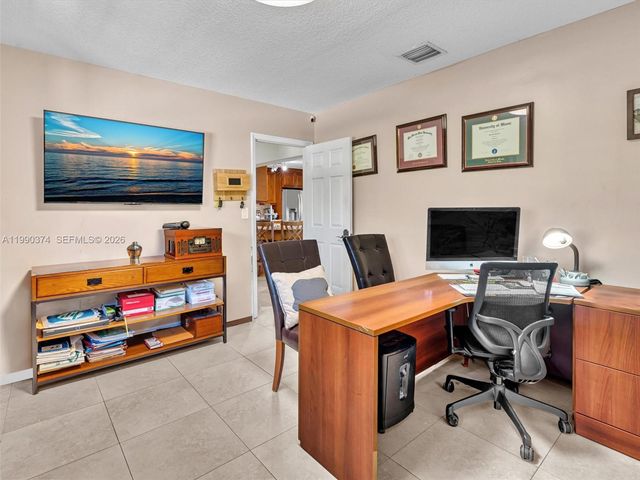 14051 SW 15th Ct, Davie, FL 33325