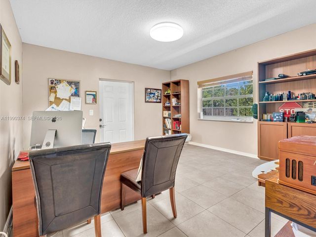 14051 SW 15th Ct, Davie, FL 33325