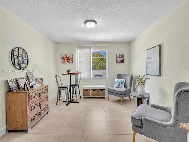 14051 SW 15th Ct, Davie, FL 33325