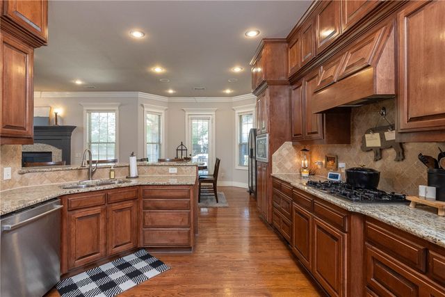 1204 SW Edinburgh Avenue, Bentonville, AR 72713