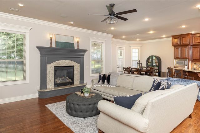 1204 SW Edinburgh Avenue, Bentonville, AR 72713