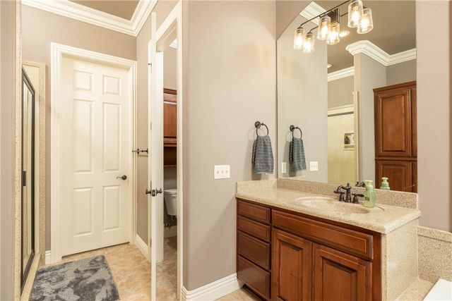 1204 SW Edinburgh Avenue, Bentonville, AR 72713