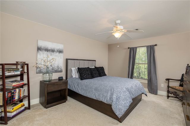 1204 SW Edinburgh Avenue, Bentonville, AR 72713