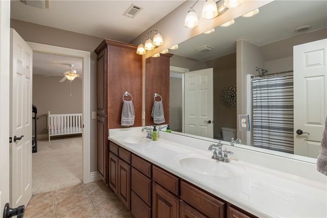 1204 SW Edinburgh Avenue, Bentonville, AR 72713