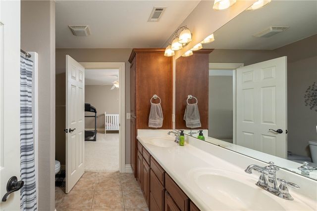 1204 SW Edinburgh Avenue, Bentonville, AR 72713