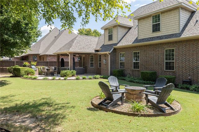 1204 SW Edinburgh Avenue, Bentonville, AR 72713