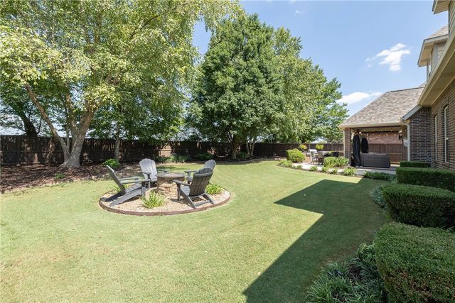 1204 SW Edinburgh Avenue, Bentonville, AR 72713