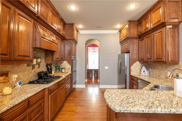 1204 SW Edinburgh Avenue, Bentonville, AR 72713