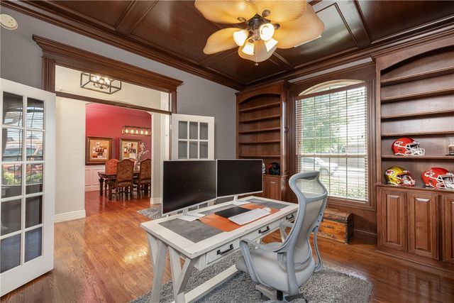 1204 SW Edinburgh Avenue, Bentonville, AR 72713