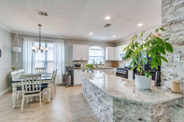 17112 Jigsaw Pathway, Round Rock, TX 78664