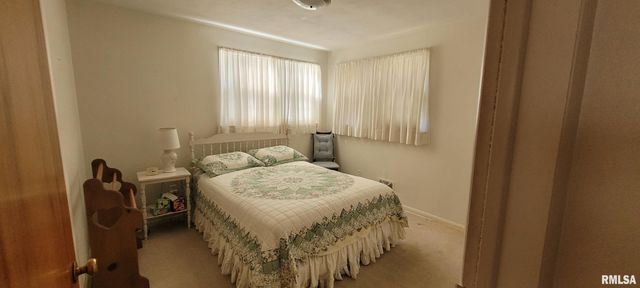 3221 PEACH Street, Mt Vernon, IL 62864