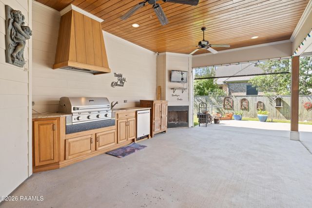 221 Ardenwood Drive, Lafayette, LA 70508
