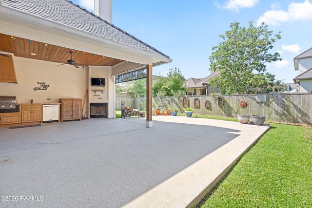 221 Ardenwood Drive, Lafayette, LA 70508