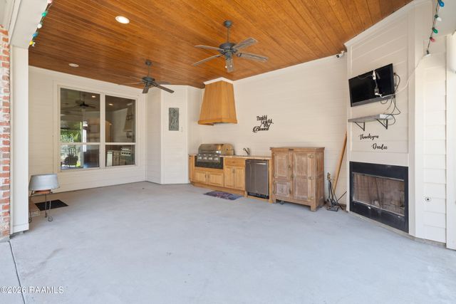 221 Ardenwood Drive, Lafayette, LA 70508
